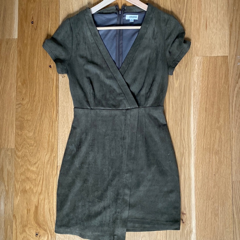 Short sleeve green dress